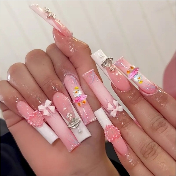 24 Pieces Fake press on nails - Picture 1 of 7
